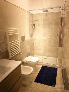 Casa di Nonno - Hall full bath